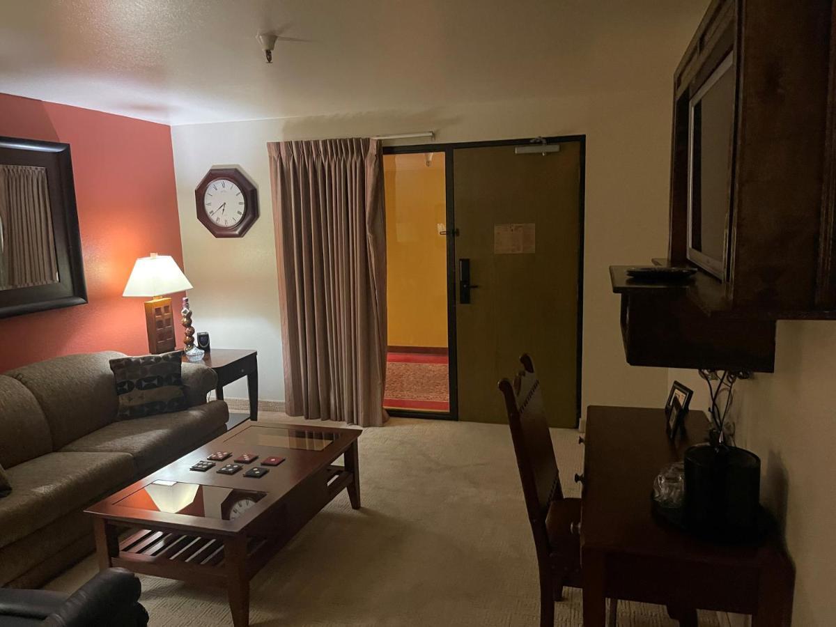 รามาดา บาย วินด์แฮม วิสเคาน์ สวีท ทูซอน อีสต์ Hotel ภายนอก รูปภาพ